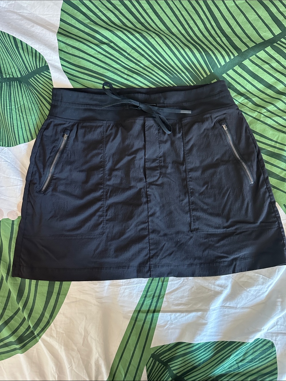Athleta Trekkie Mid-Rise Skort